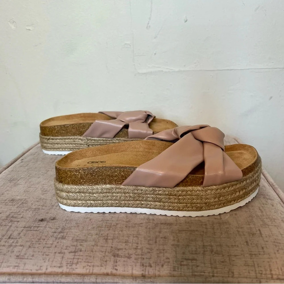 ASOS DESIGN Wide Fit Teegan Knotted Flatform Sandals in Beige Slip On Shoes Sz 8 - Picture 5 of 9